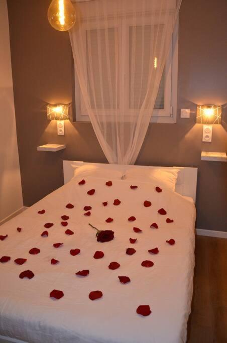 Gite Avec Spa Privatif* Saint-Symphorien-les-Buttes ภายนอก รูปภาพ