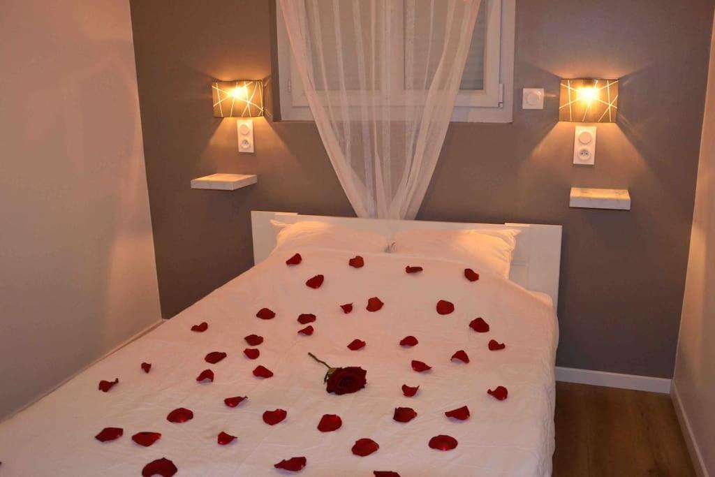 Gite Avec Spa Privatif* Saint-Symphorien-les-Buttes ภายนอก รูปภาพ